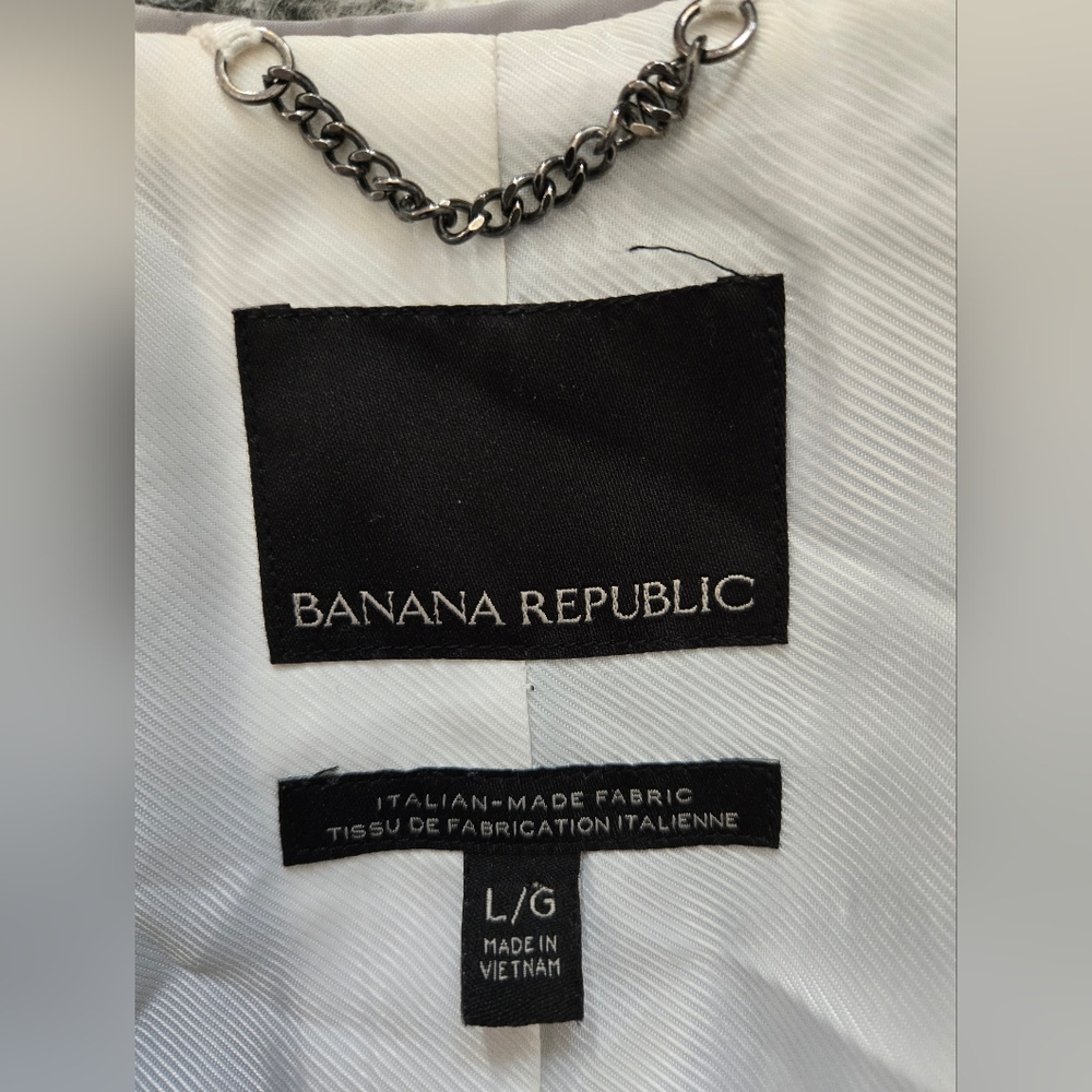BANANA REPUBLIC Wool/Alpaca/Mohair mock neck coat- Black, White, Red. Size Large - Picture 10 of 13